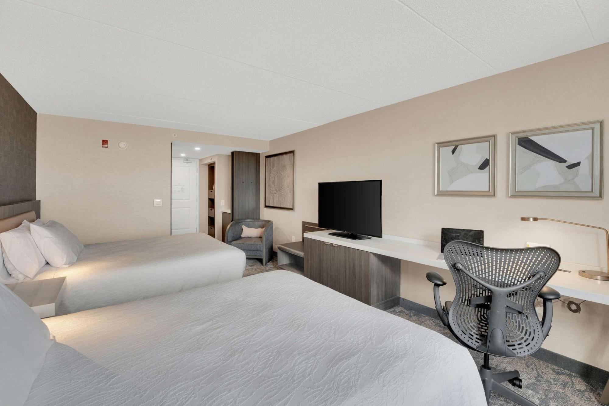 Hilton Garden Inn Toronto/Brampton Bagian luar foto